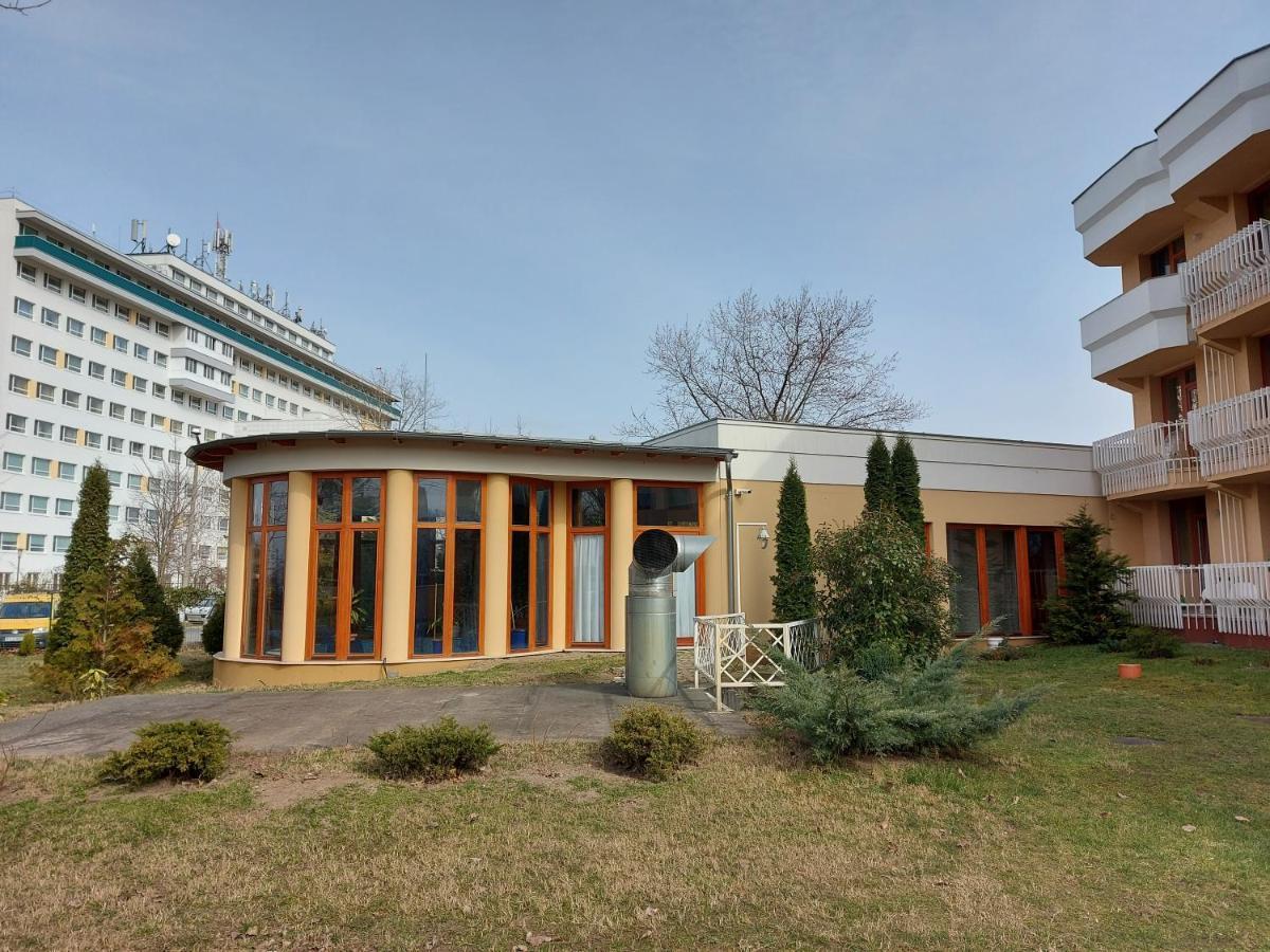 Csipke Hotel Kiskunhalas Exteriér fotografie